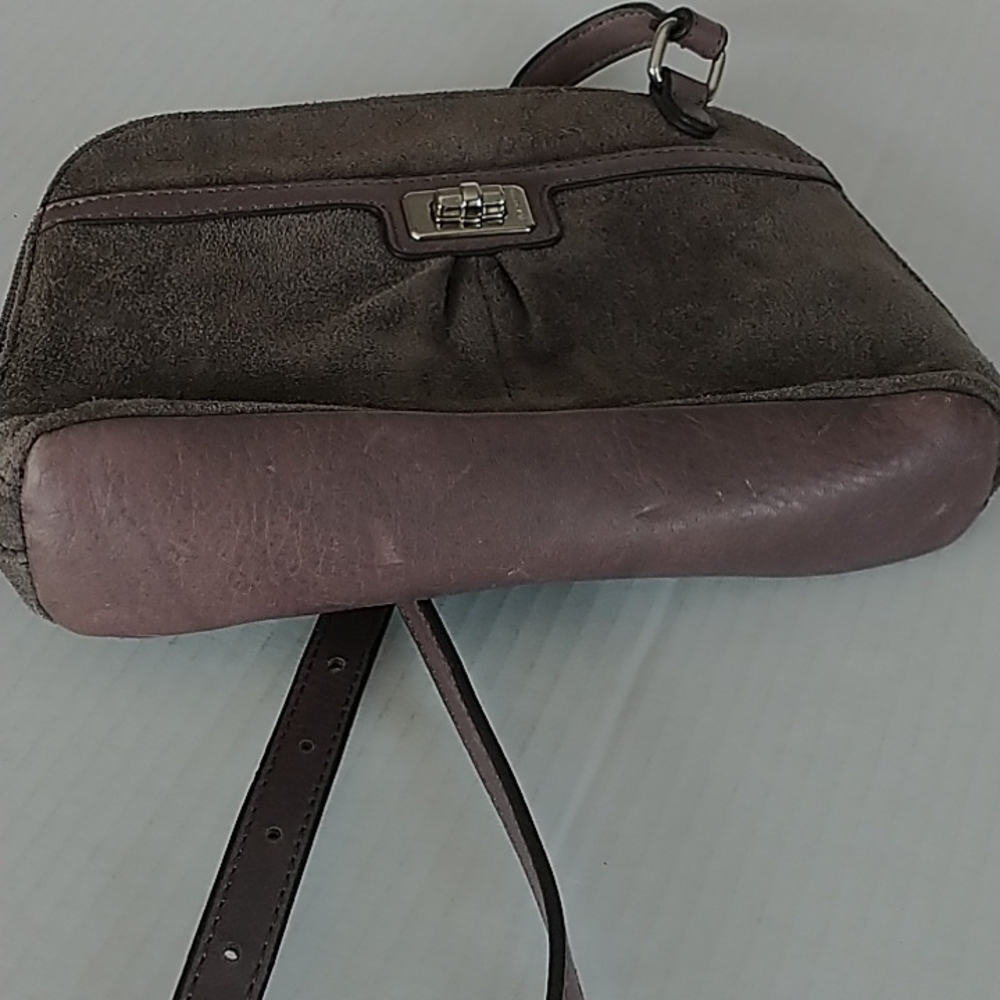 B.Makowsky Suede Leather Full Zip Wide Open Adjustable Crossbody Bag - Picture 14 of 15